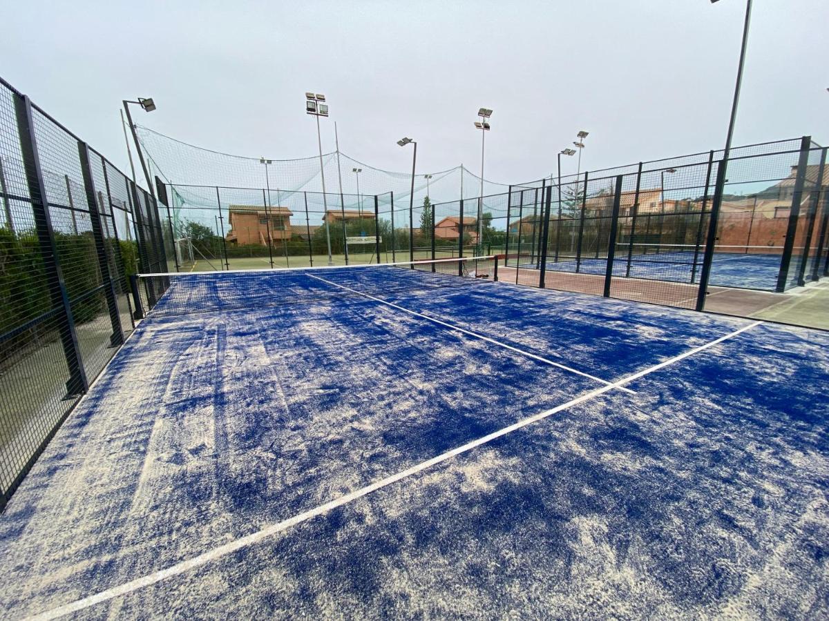 Villaggio Piscina Rei 몬테나이 외부 사진