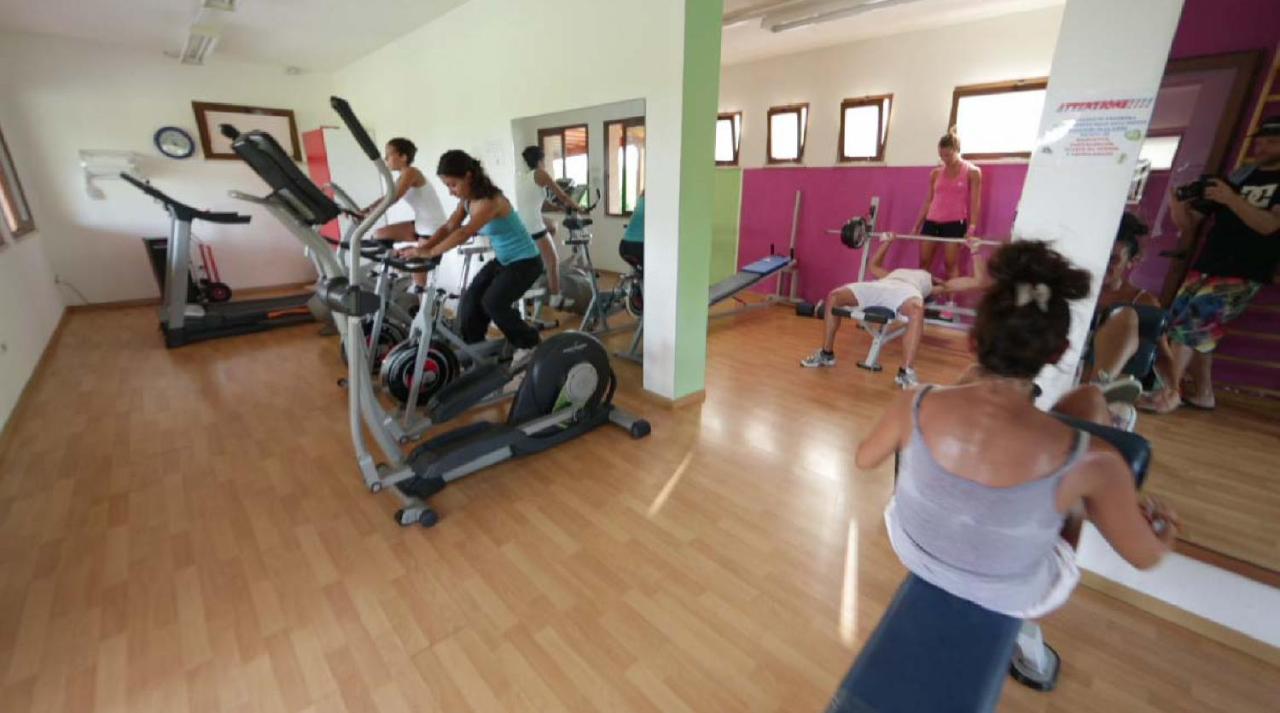 Villaggio Piscina Rei 몬테나이 외부 사진
