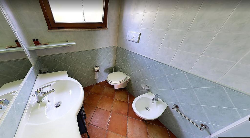 Villaggio Piscina Rei 몬테나이 외부 사진